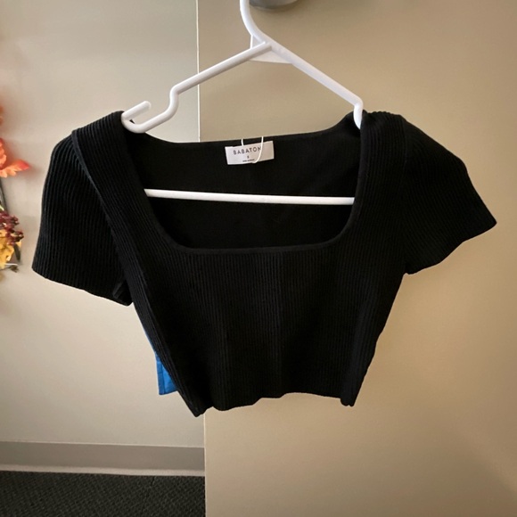 Aritzia Sculpted knit t shirt - Picture 2 of 4